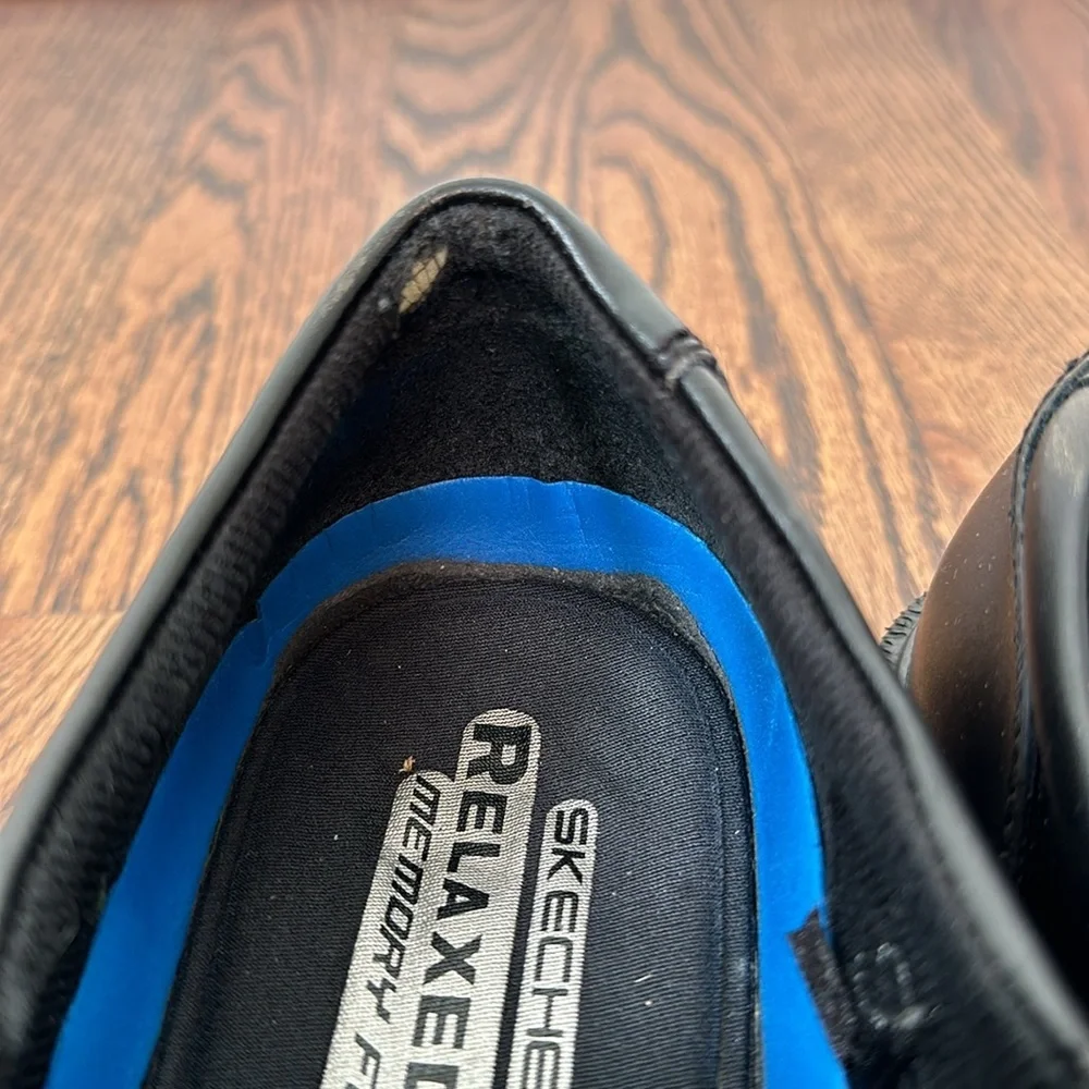 Men’s sketchers memory foam relaxed fit size  7.5 work loafers.  Slip resistant